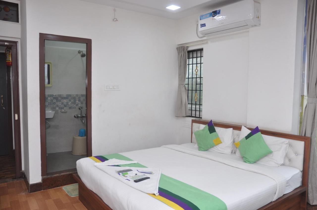 J C Comforts Hotel Bangalore Exterior photo